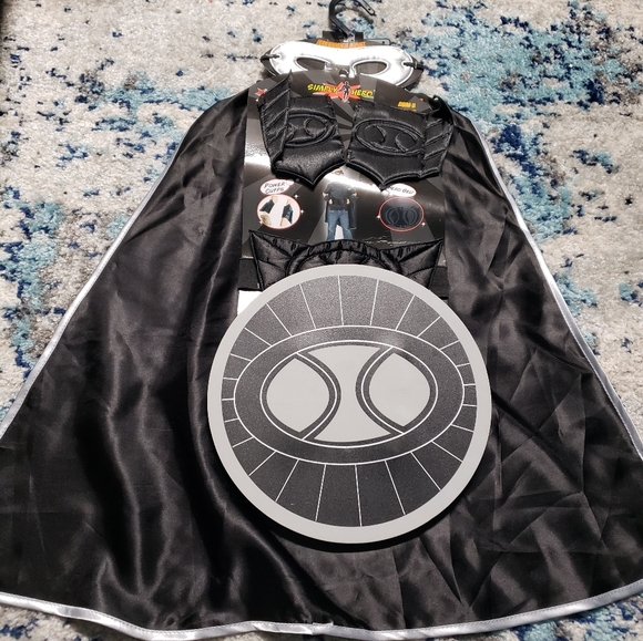 Superhero Cape and mask - Picture 2 of 7